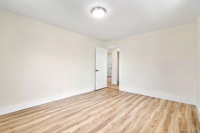 Building Photo - 20-44-44 23rd St