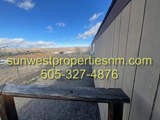 Building Photo - 2 Bed, 1 Bath Home in Bloomfield