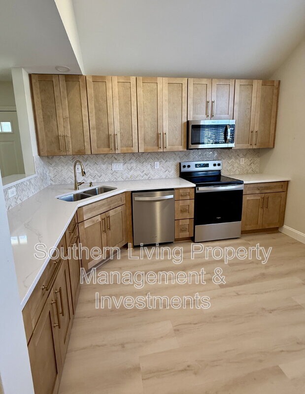 Building Photo - 8811 Roseton Ln