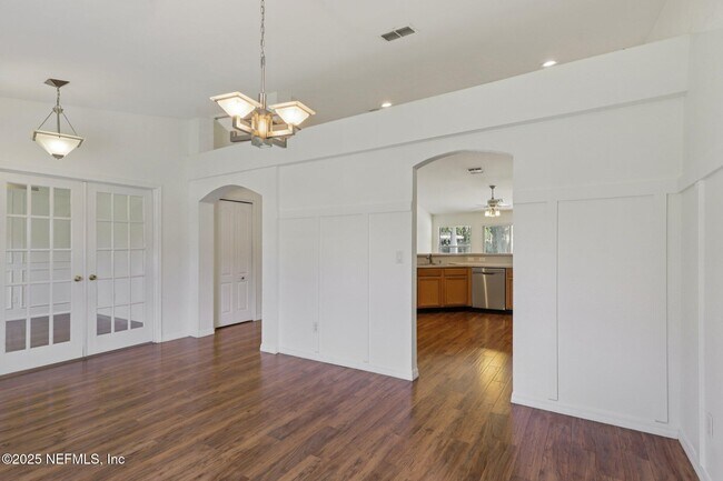 Building Photo - 350 Turtle Dove Dr