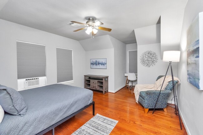 Building Photo - 3315 Rosedale St