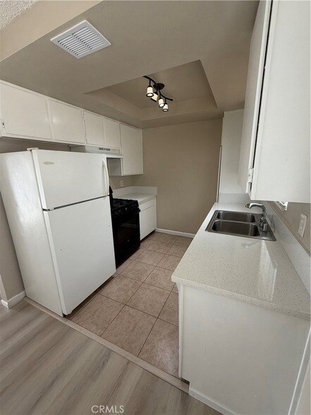 Building Photo - 1602 E Fairfield Ct