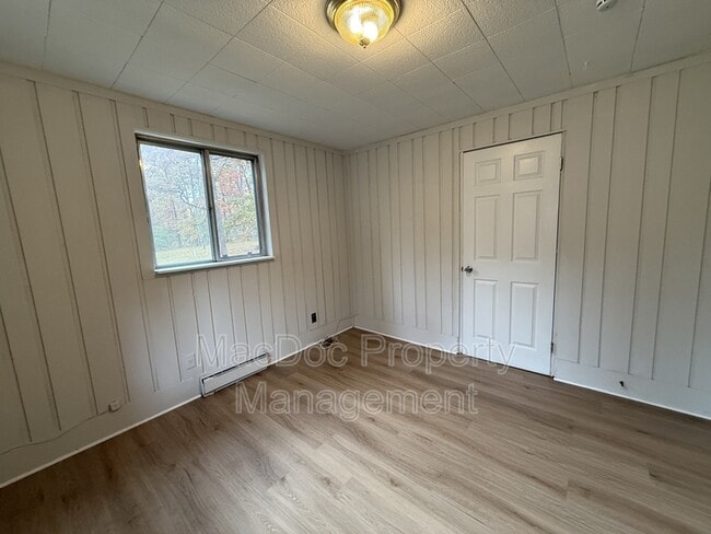 Building Photo - 900 Lakeview Pkwy