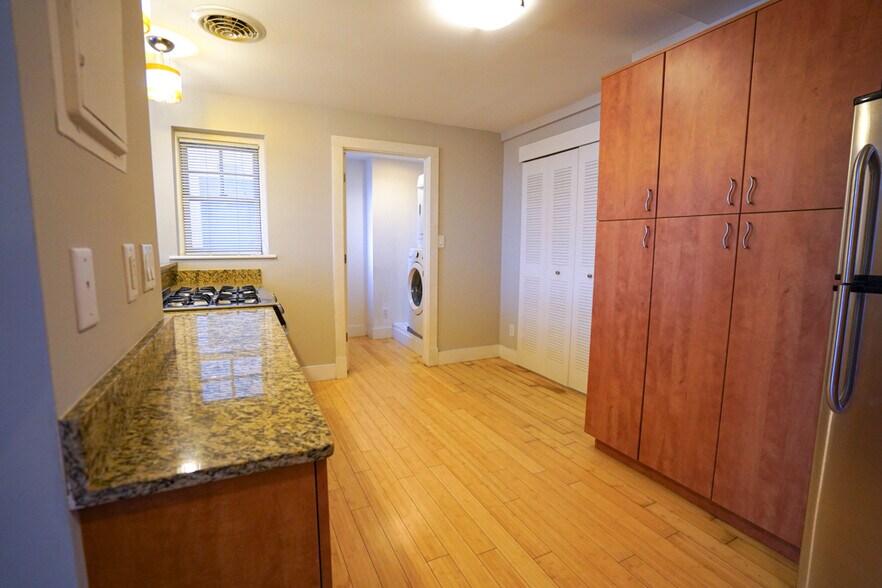 Building Photo - 601 Westgate Ave