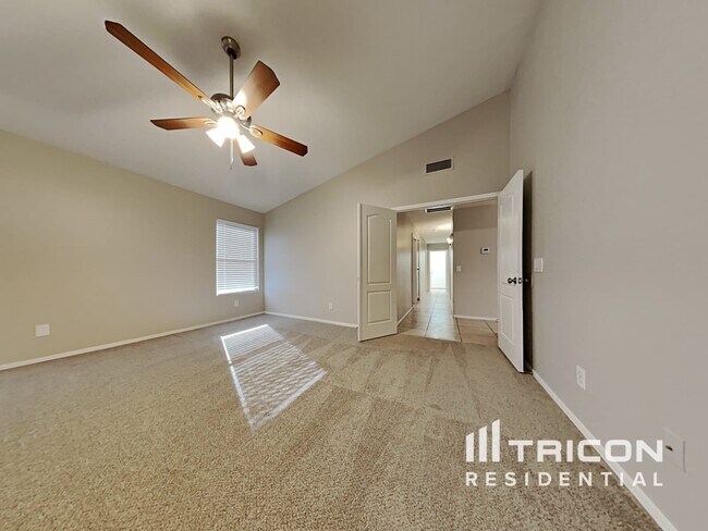 Building Photo - 1805 N 127th Dr