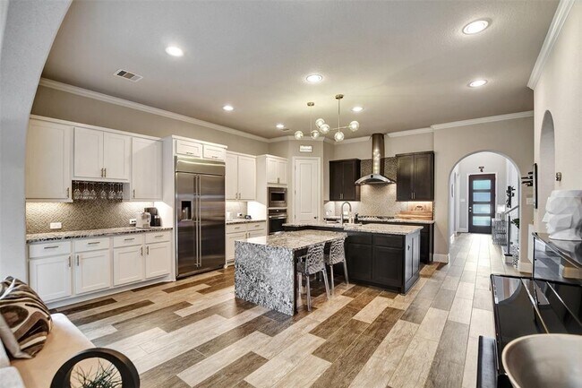 Building Photo - 13219 Pkwy Hills Dr
