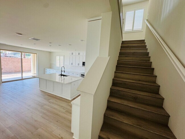 Building Photo - 8631 Mission Villa Dr