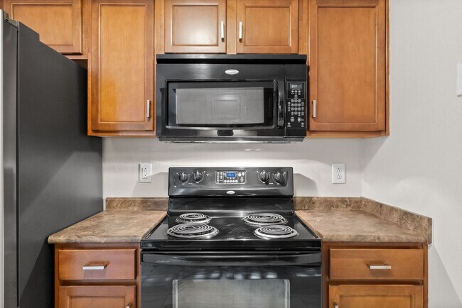 Building Photo - 2845 Teakwood Dr