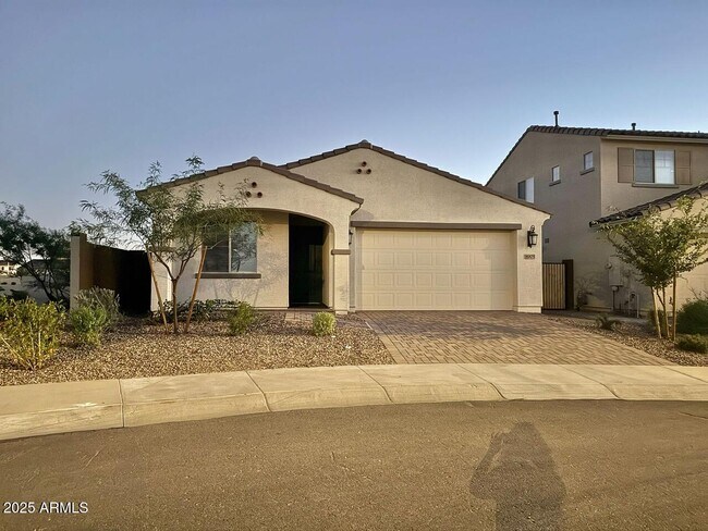 Primary Photo - 8905 W Orange Dr