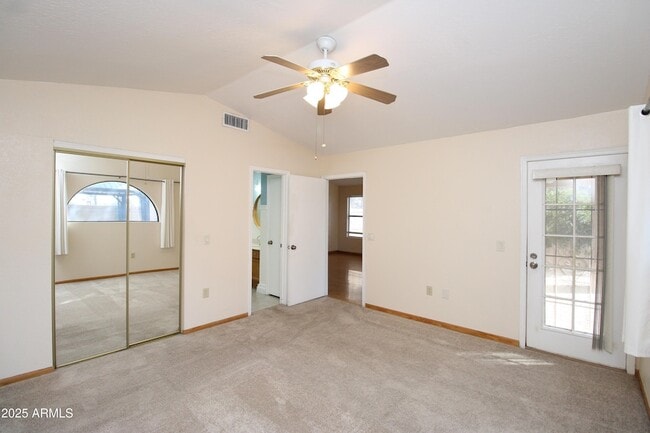 Building Photo - 602 N Cobblestone St