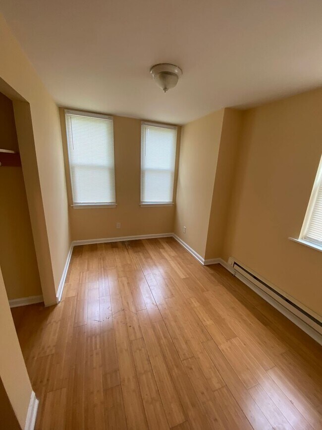 Building Photo - 2554 N 9th St