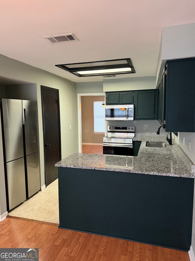 Building Photo - 203 Millers Trace Dr