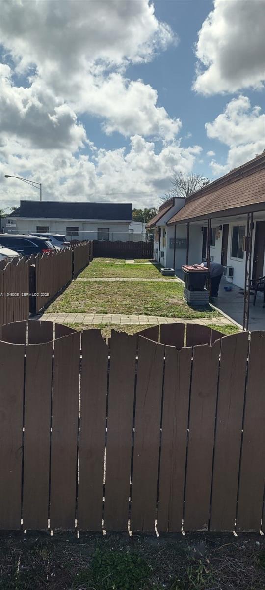 Building Photo - 6321 Pembroke Rd