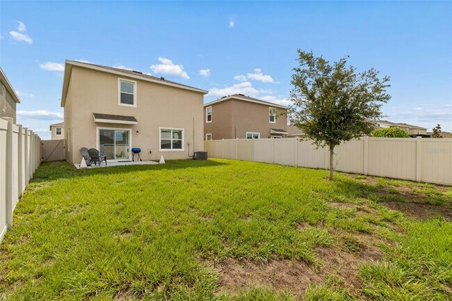 Building Photo - 17053 Oval Rum Dr