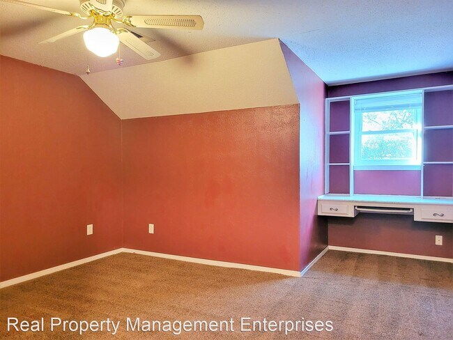 Building Photo - 6 br, 3.5 bath House - 8812 N Kensington Rd