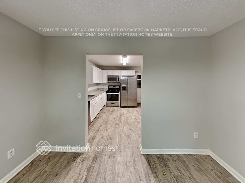 Building Photo - 2686 Candler Dr