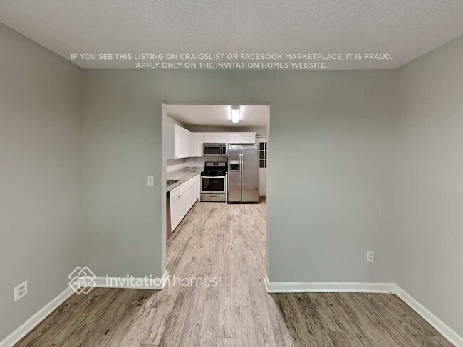 Building Photo - 2686 Candler Dr