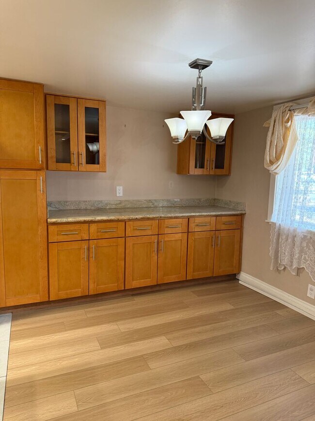 Building Photo - Upgraded Condo in Quiet Condominium Complex