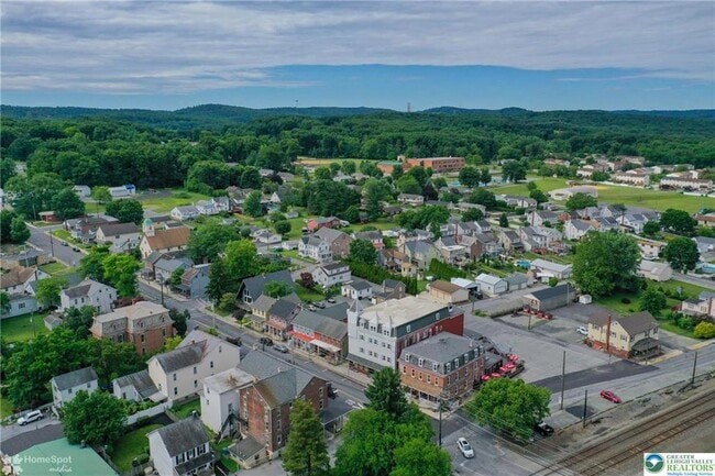 Primary Photo - 108 S Main St