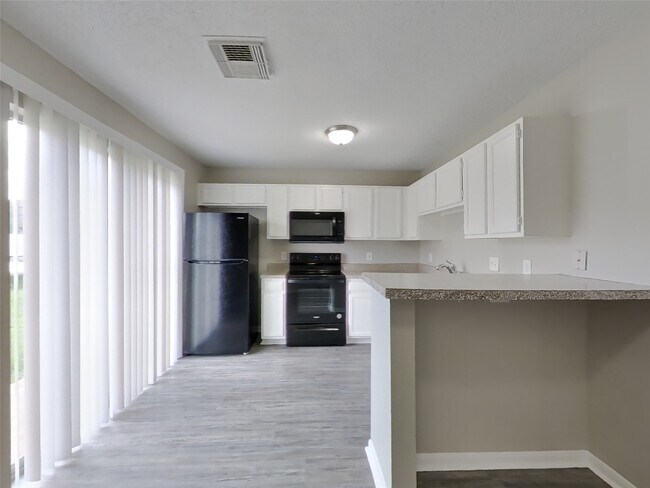 Building Photo - 3210 Kelling St