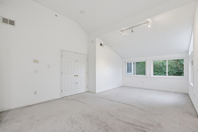 Building Photo - 3103 Maple Brook Rd
