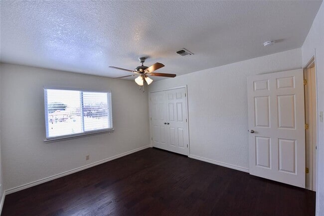 Building Photo - 113 Rhonda Dr