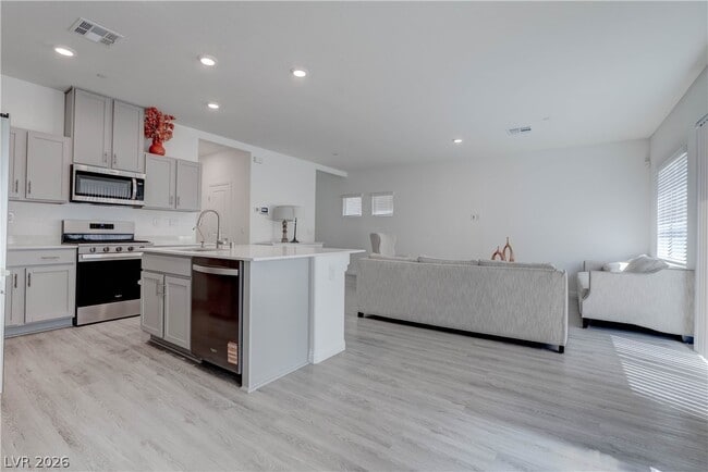 Building Photo - 9938 S Ullom Dr