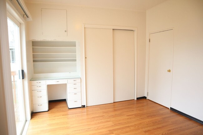 Building Photo - r401ALL