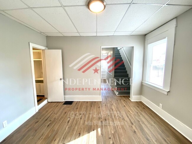 Building Photo - 906 Vine St