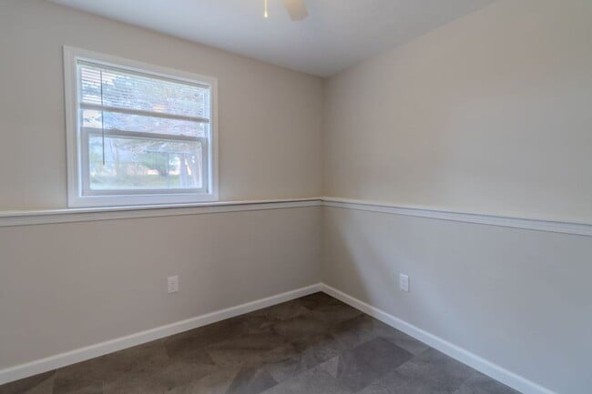 Building Photo - Bright & Updated 4-Bedroom Home Close to Everything