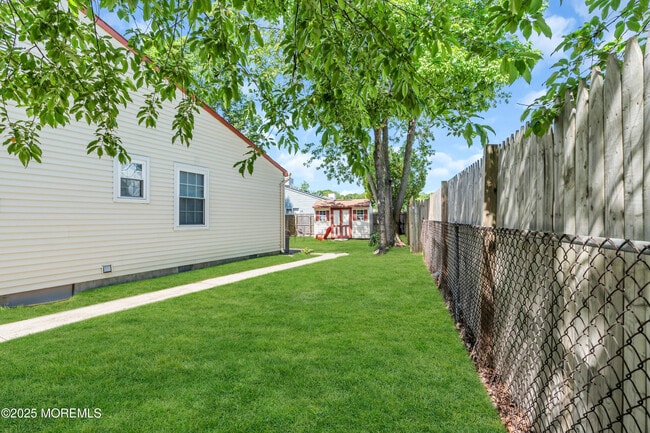 Building Photo - 562 Innkeeper Ln