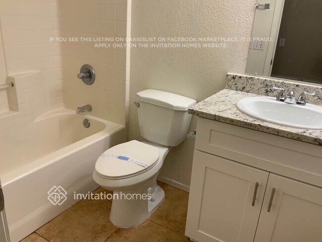 Building Photo - 866 E Mohave Ln