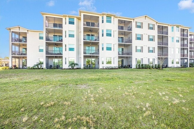 Building Photo - 12240 Wellen Golf St