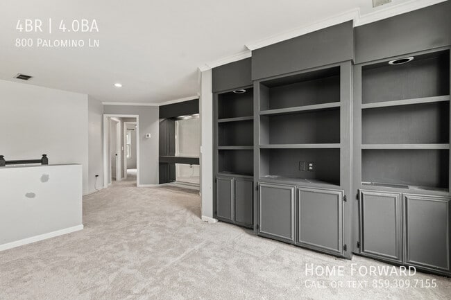 Building Photo - 800 Palomino Ln