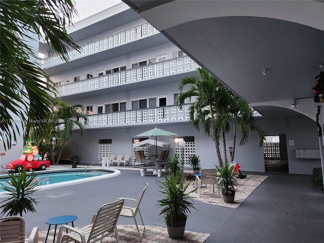 Building Photo - 1818 Rodman St