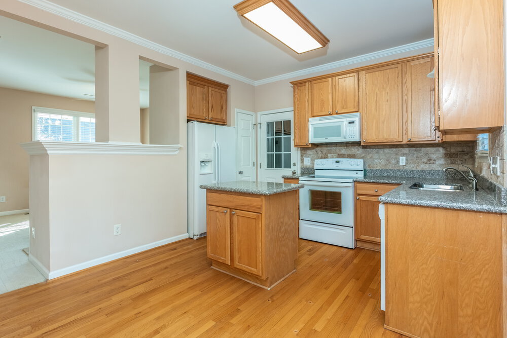 Building Photo - 917 Alba Rose Ave