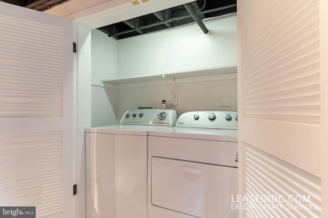 Building Photo - 4434 Reservoir Rd NW