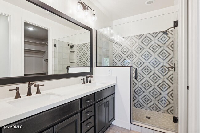 Building Photo - 5554 S Archer