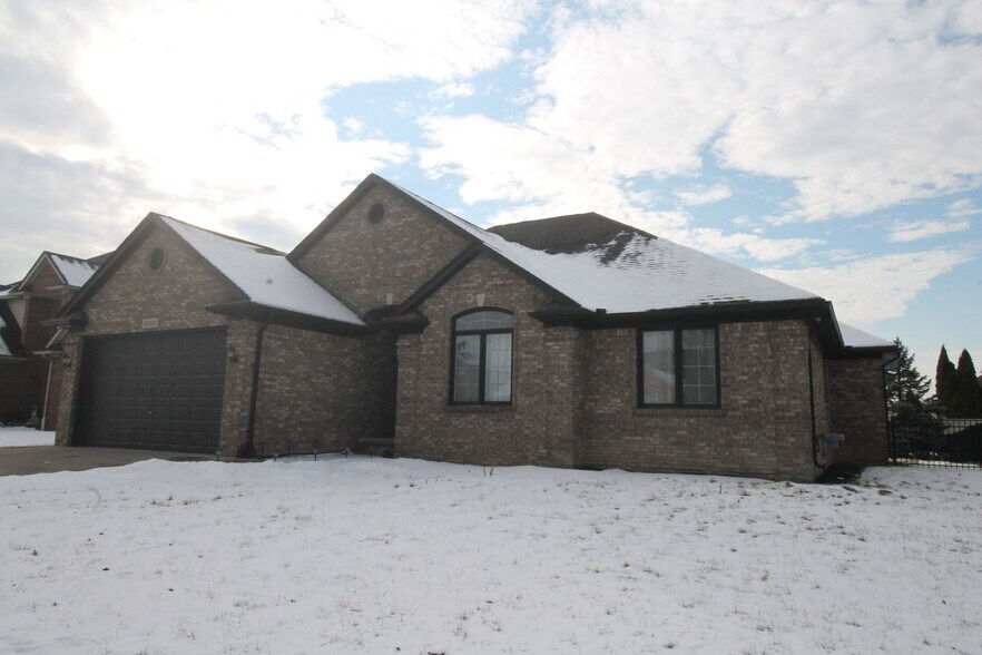Building Photo - 45431 Pentwater