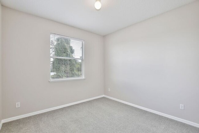 Building Photo - Gorgeous 4/2.5 Home with a 2 Car Garage Lo...