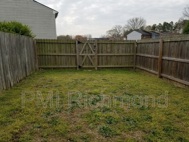 Building Photo - 4615 Chiswell Dr