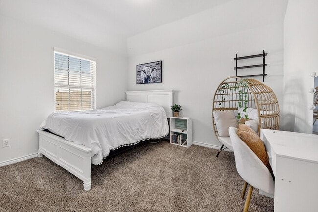 Building Photo - 2209 Barx Dr