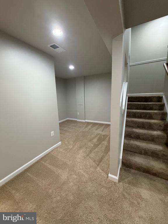 Building Photo - 9411 Wood Creek Cir