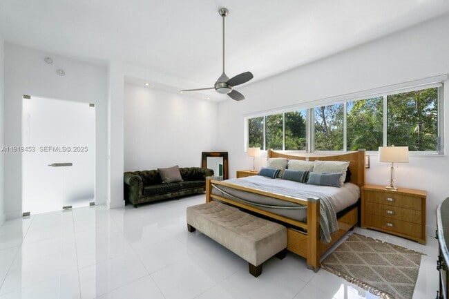 Building Photo - 3861 Kumquat Ave