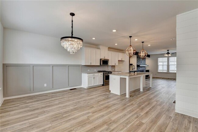 Building Photo - 2689 Richmond Row Dr