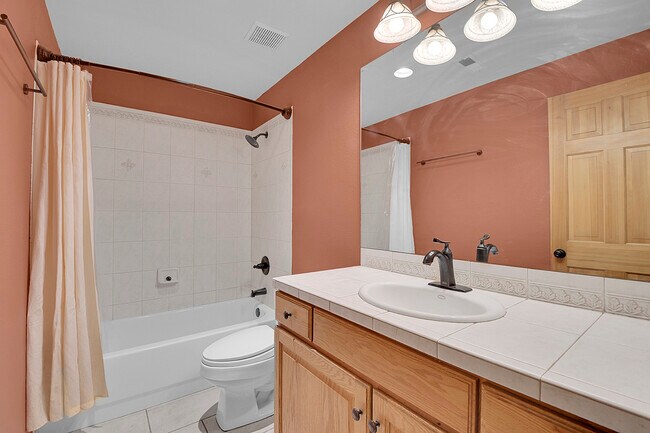 Building Photo - 33628 Berg Ln