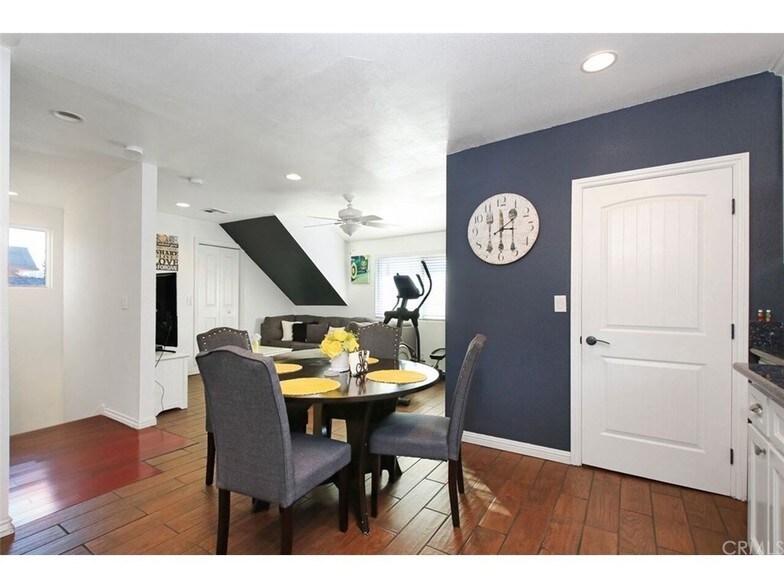 Building Photo - 2134 N Thomas St