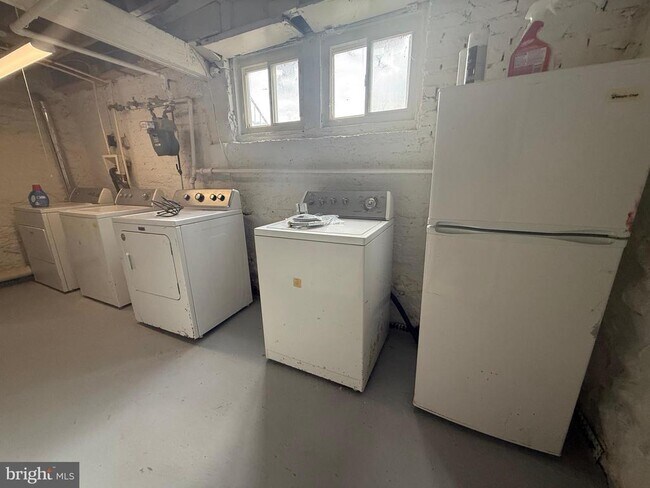 Building Photo - 720 Springfield Ave