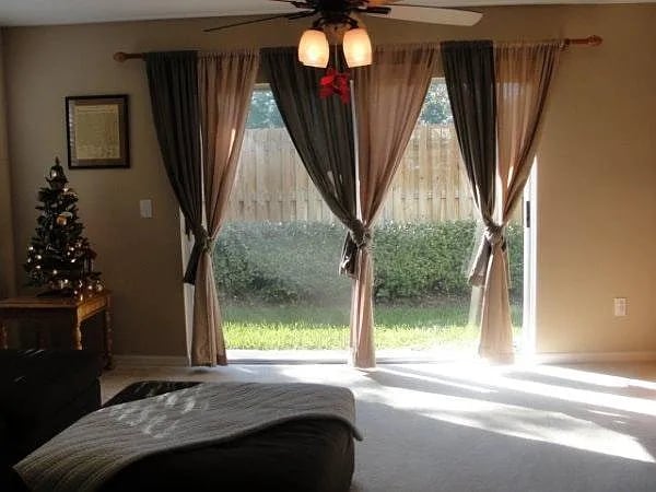 Living Room - 2537 Harn Blvd