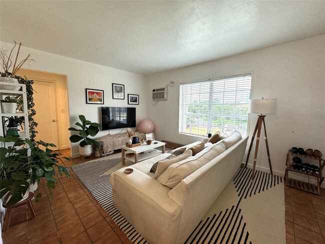 Primary Photo - 617 SW 11th St